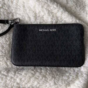 Michael Kors jet set Elegant Black Wristlet